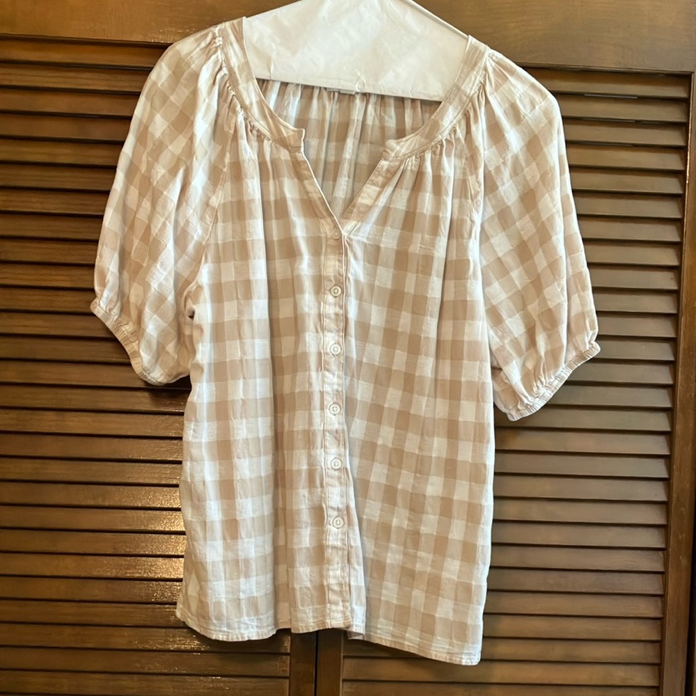 Tan and White Puff Sleeve Buttoned Blouse